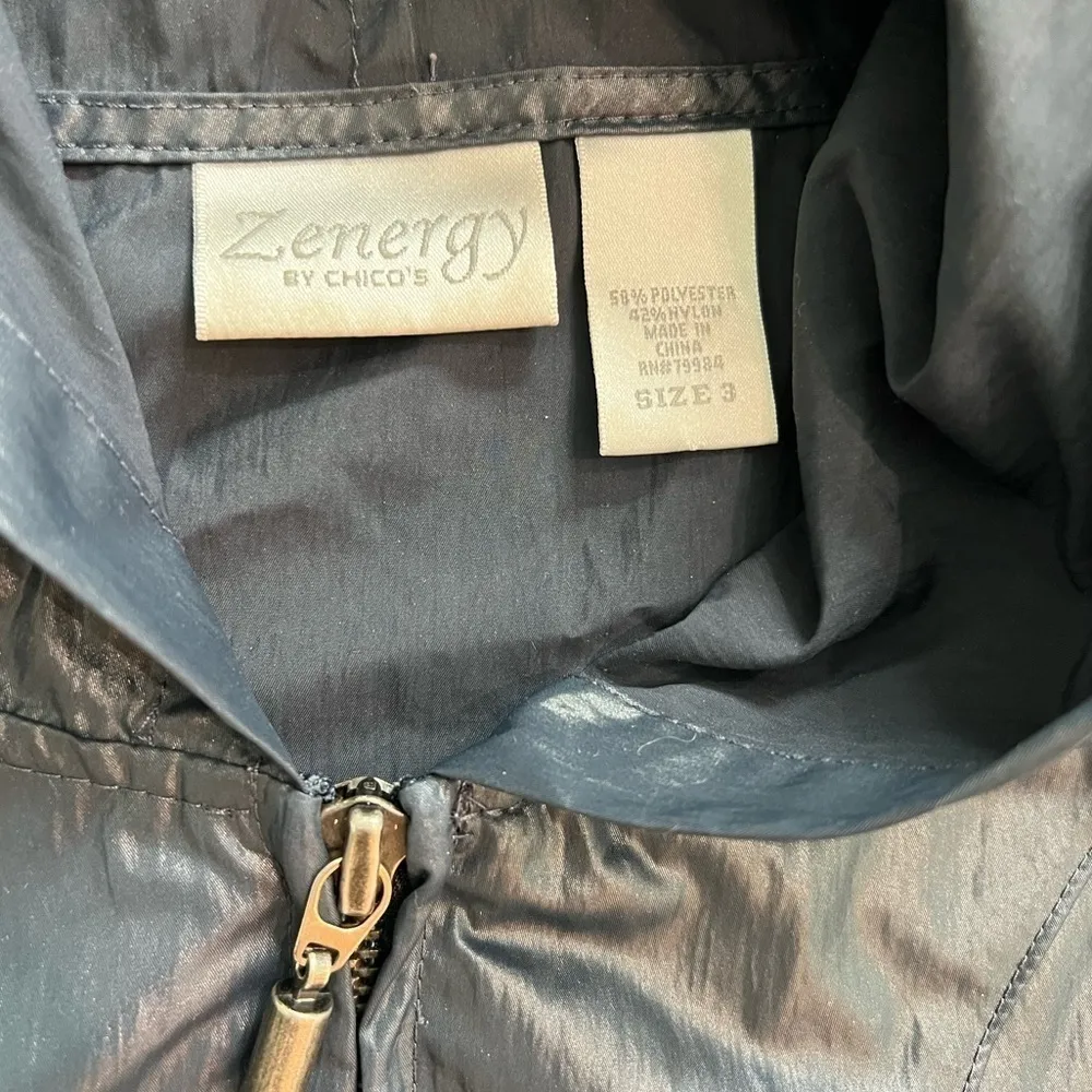Zenergy by Chicos water resistant short sleeved hooded jacket sz 3 - Image 3