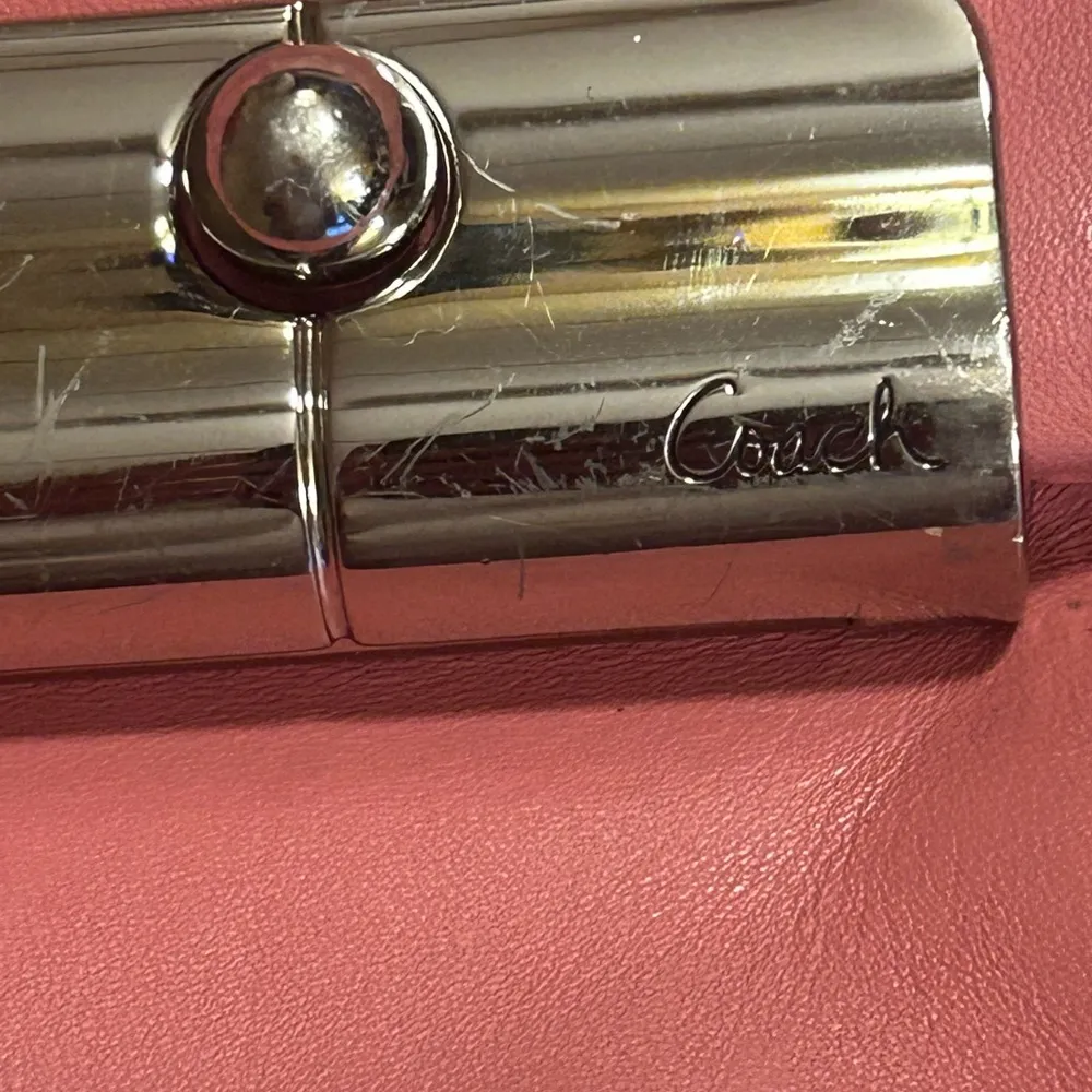 Coach  Pink Leather Shoulder Bag with Adjustable Strap - Image 2