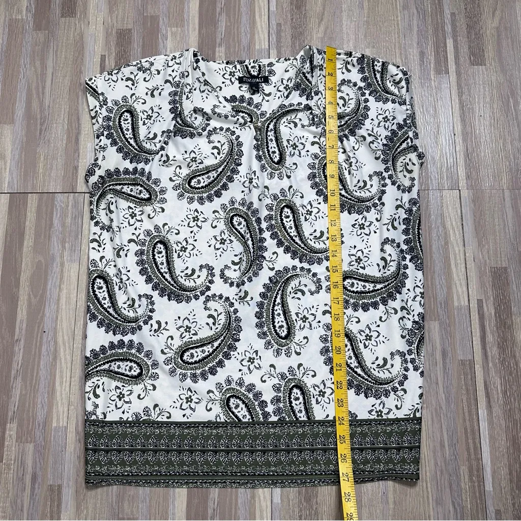 Green & White Paisley Print Women's Shirt Size Large - Image 4