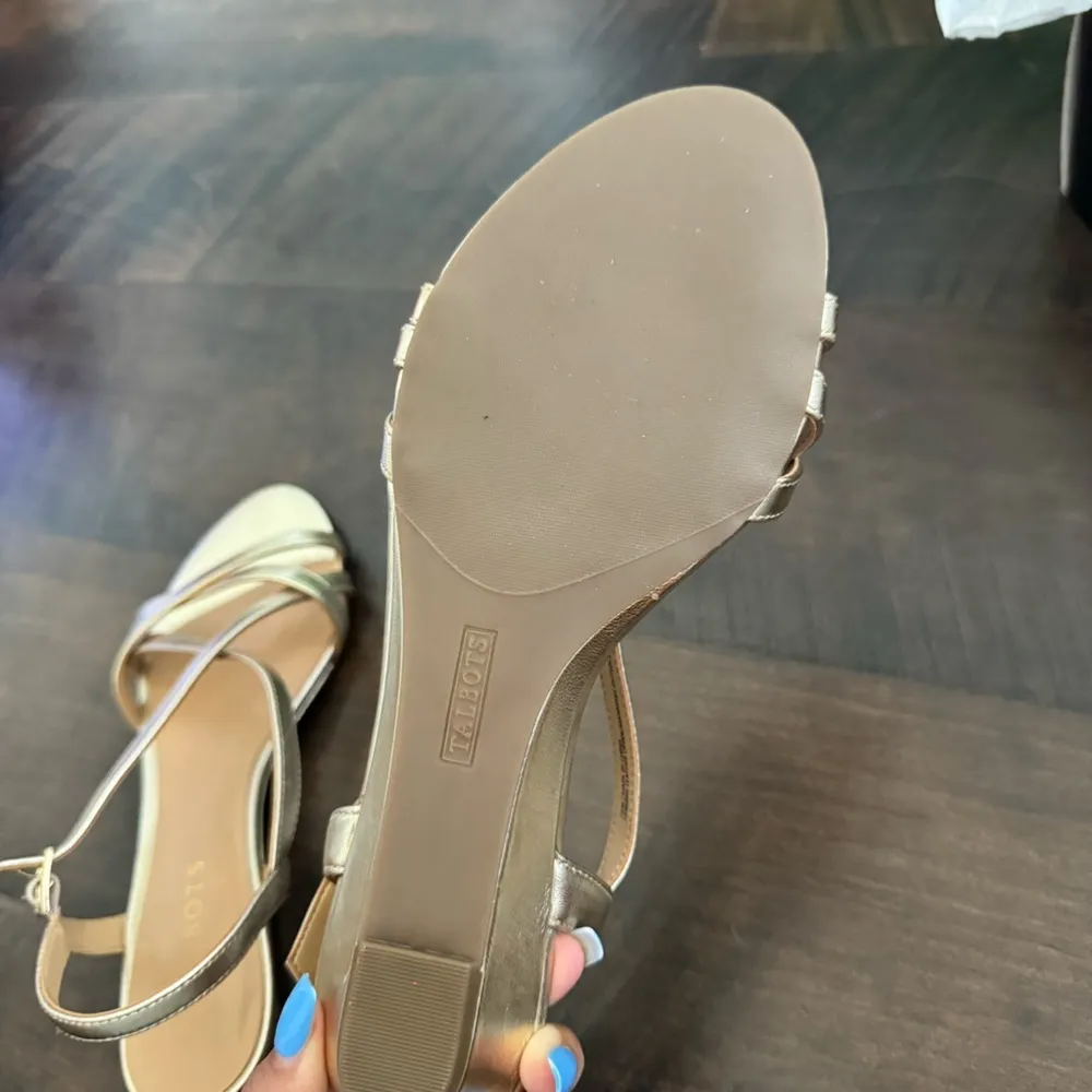 Talbots Gold Mini Heels - Image 10