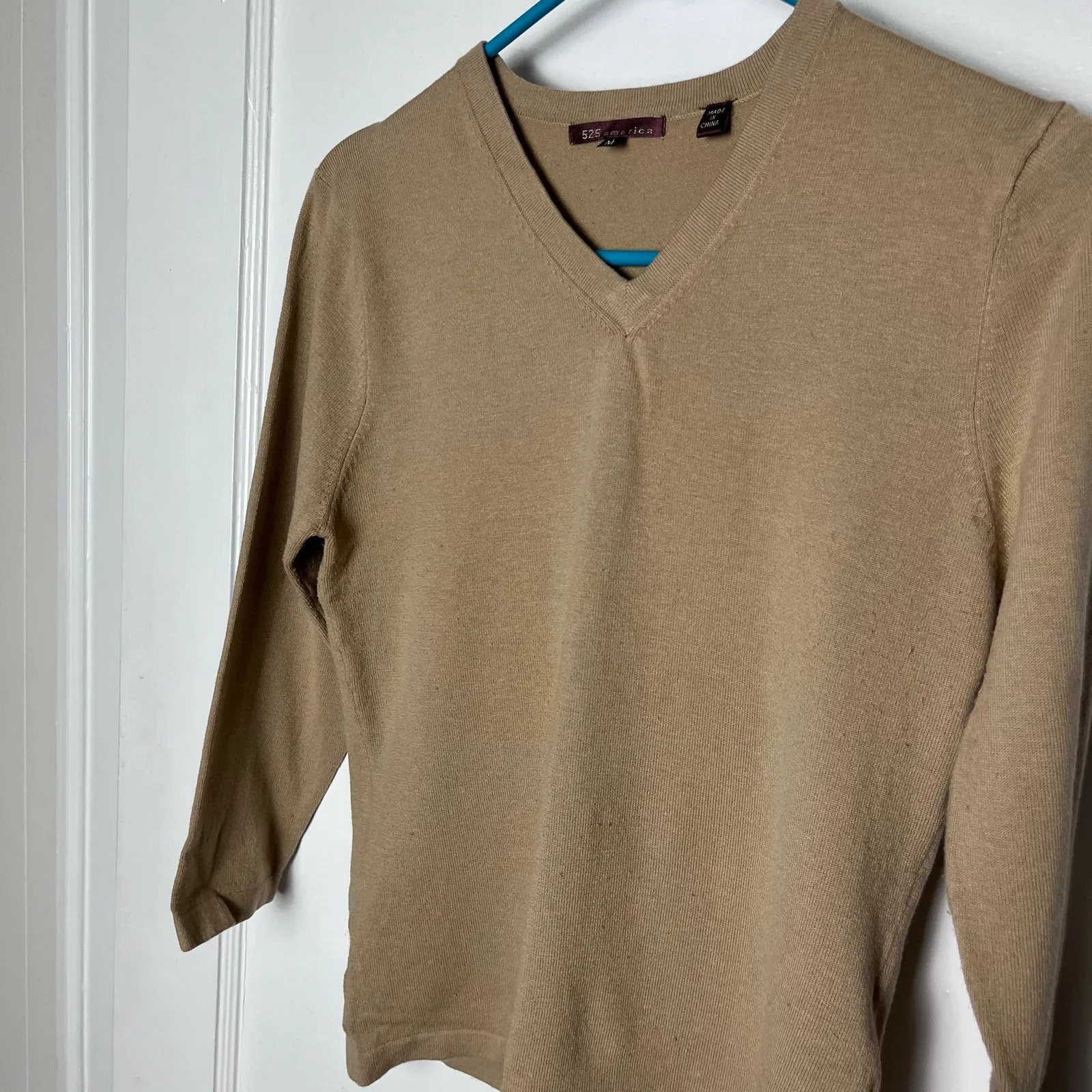 525 Y2K Camel Brown Cropped Fitted 3/4 Sleeve Cozy V-neck Fall Sweater Medium - Image 2