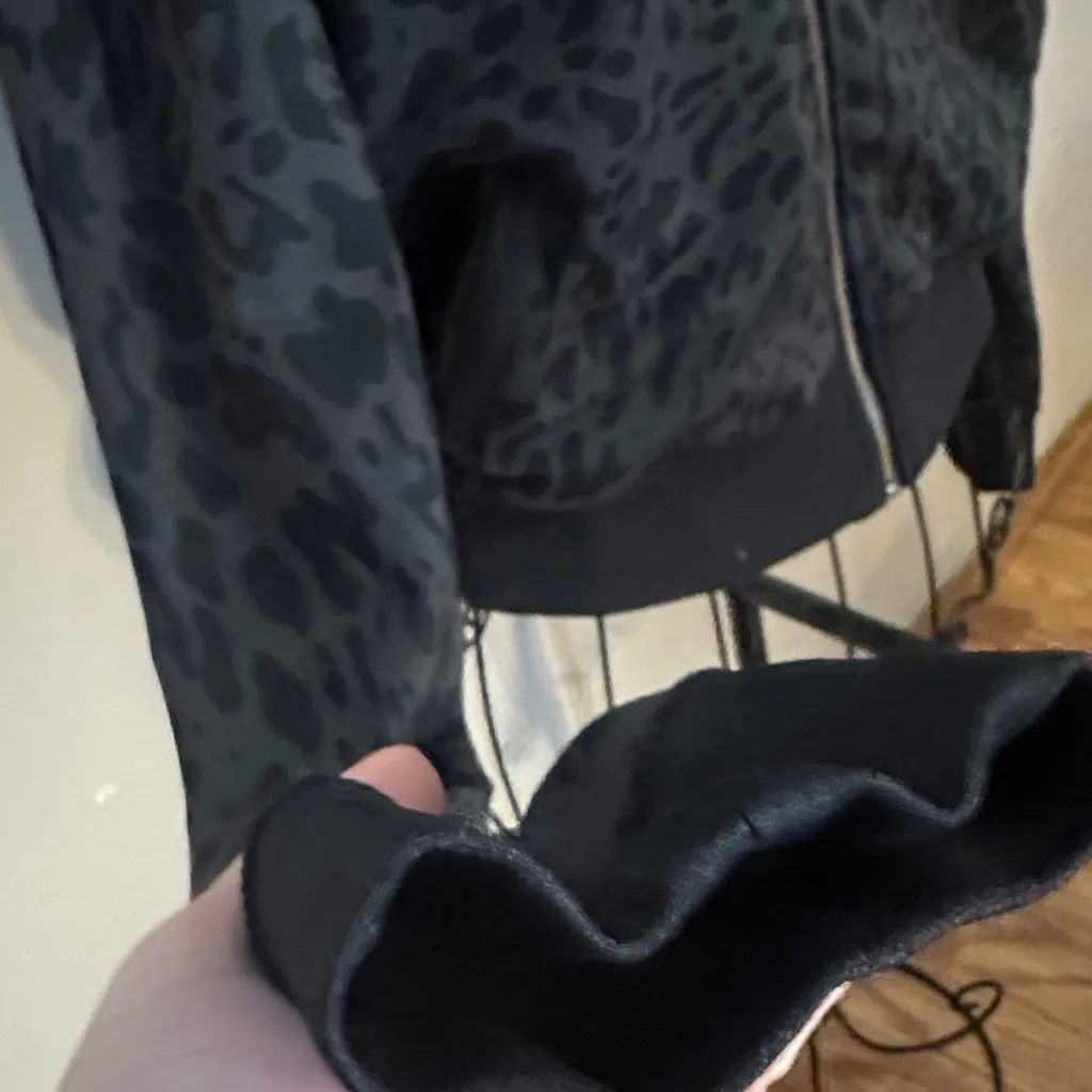 Lululemon Namaskar Hoodie
Animal Swirl Deep Coal Black / Black - Image 5