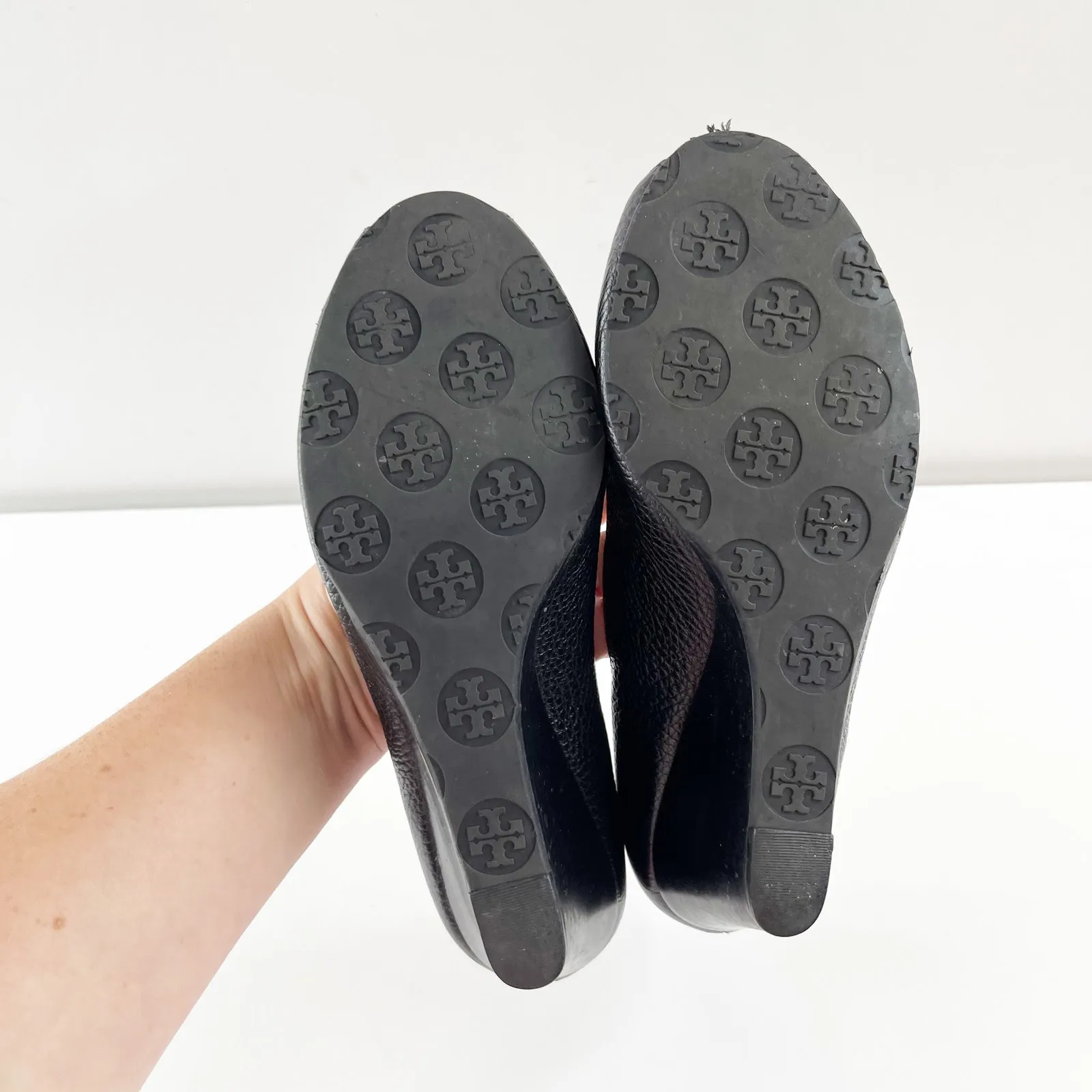 Tory Burch Sally Peep Toe Leather Wedge Pumps Shoes Black 6.5 - Image 4