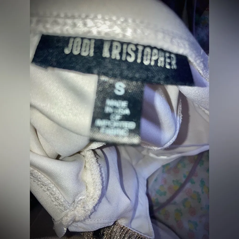 Jodi Kristopher White Dress with Silver Beaded Accents - Image 7