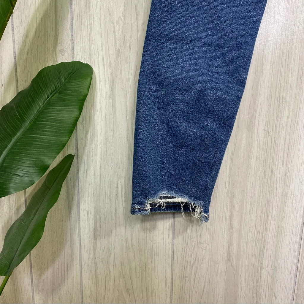 American Eagle Distressed Ripped Knee Mom Jeans size 4 - Image 9