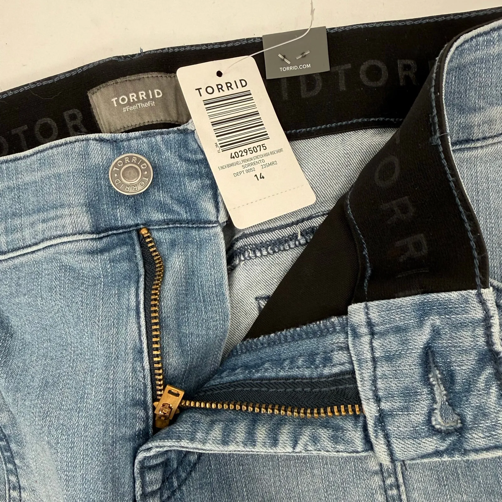 Torrid Women's SZ 14 High Rise Bombshell Denim Shorts 5” Stretch Sorrento NWT - Image 11