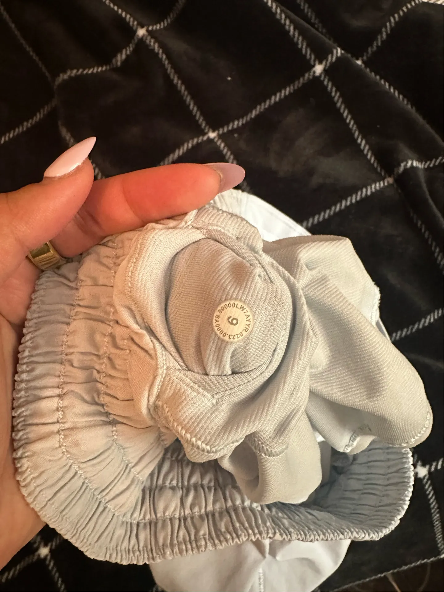 Lululemon Hotty Hot Shorts 2.5" High-Rise - Image 4