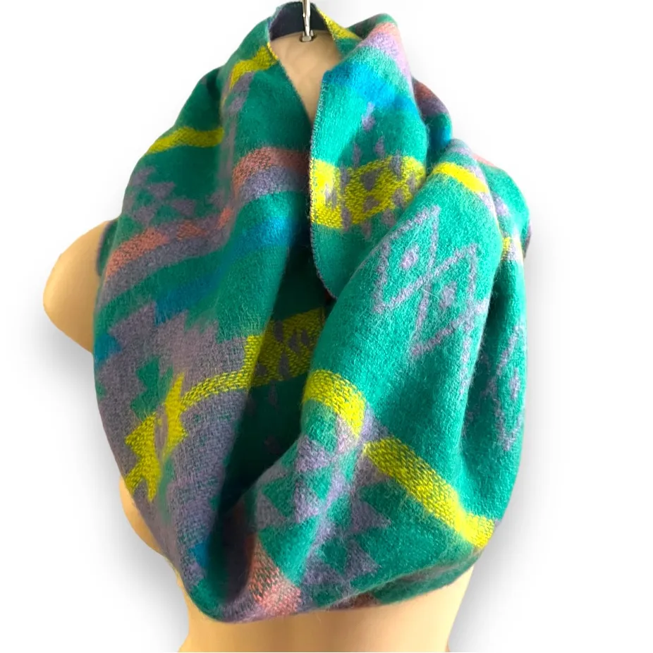 Aztec soft infinity scarf Green - Image 3