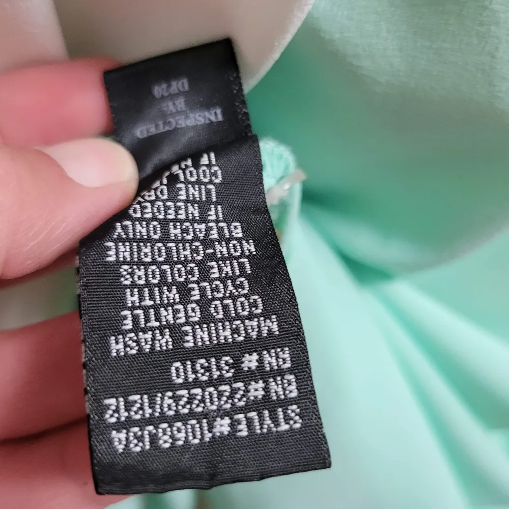 A Byer A. Byer mint colorblock roll tab pullover blouse size medium - Image 9