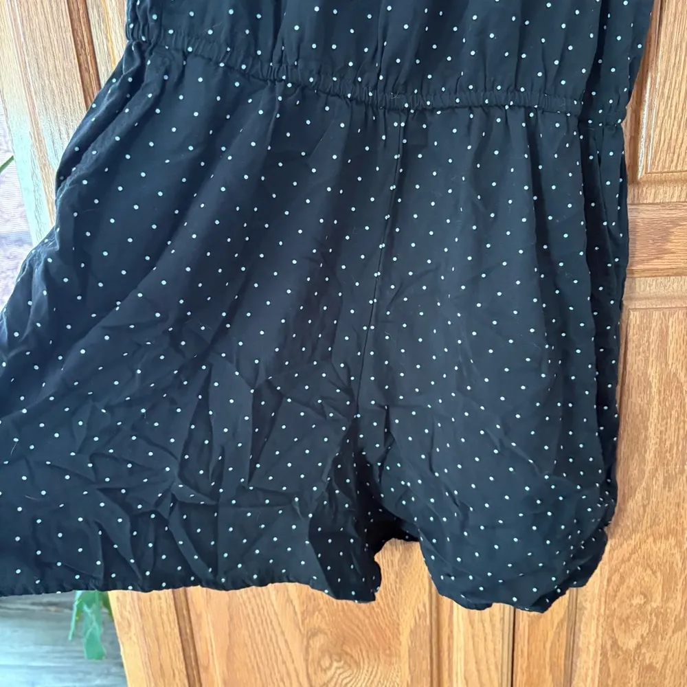 Old Navy keyhole romper black with white dots small - Image 3
