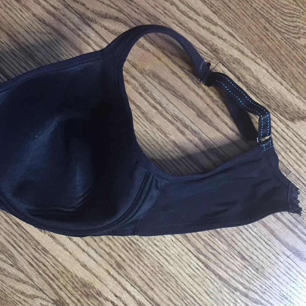 Chantelle 38F bra - Image 7