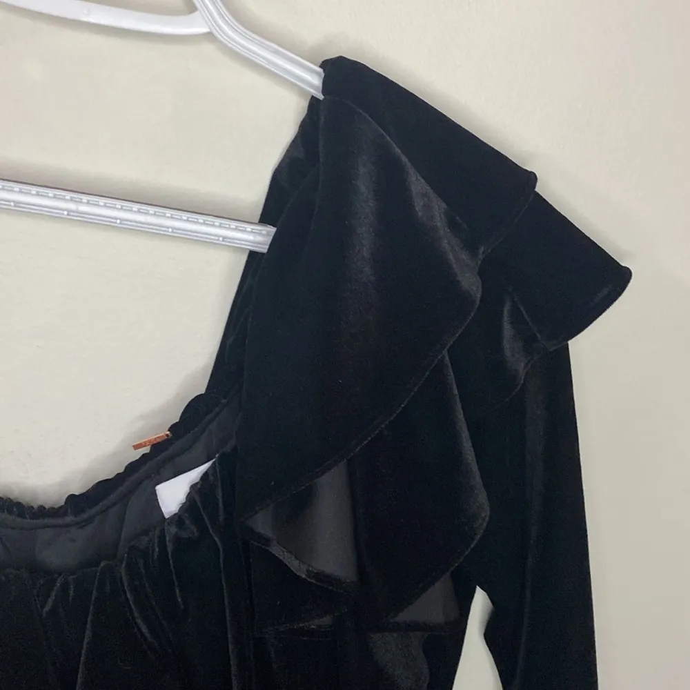 Misa Los Angeles Mielle black off shoulder velvet ruffle top size XS - Image 5