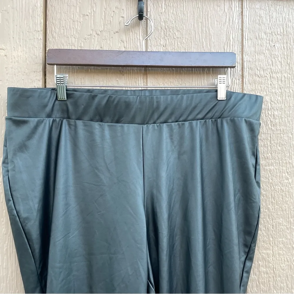 Torrid Womens Leggings Black Full Length Wide Waistband Faux Leather Size 3X - Image 5