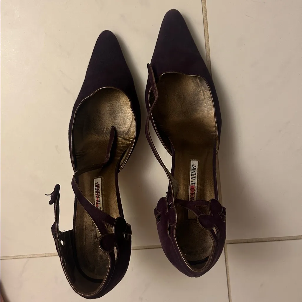 Manolo Blahnik Dark Purple suede gold edges strap detail Euc Heels $585 39 9 - Image 16