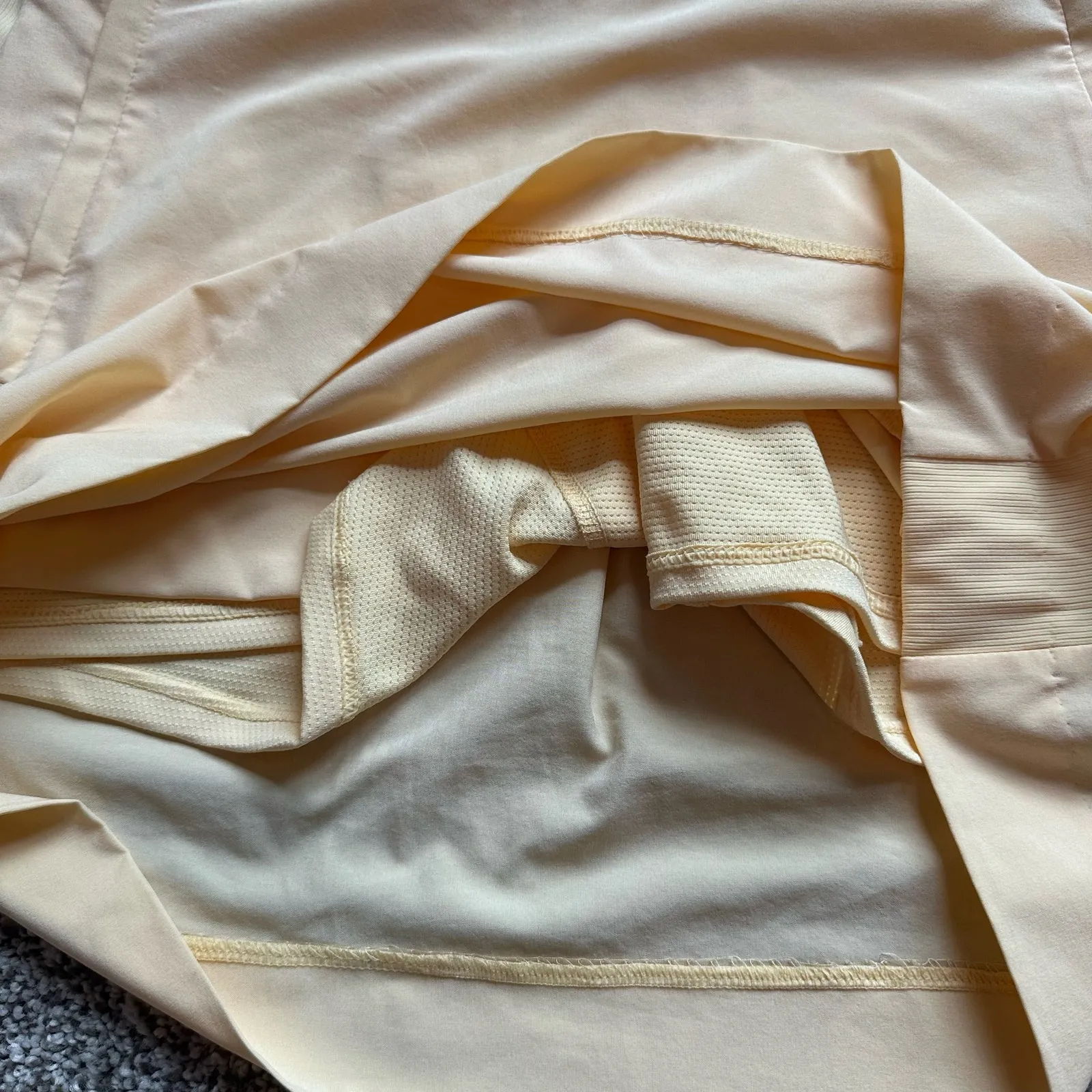 Athleta Brooklyn light yellow mini tennis skirt size 4 - Image 4