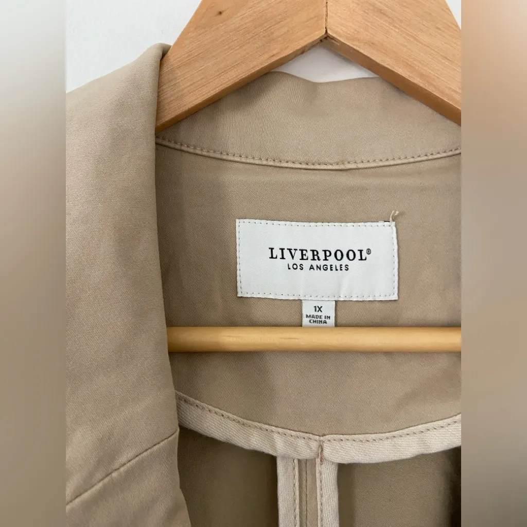 Liverpool Los Angeles Fitted Open Front Notched Twill Blazer Size 1X Cappuccino - Image 4