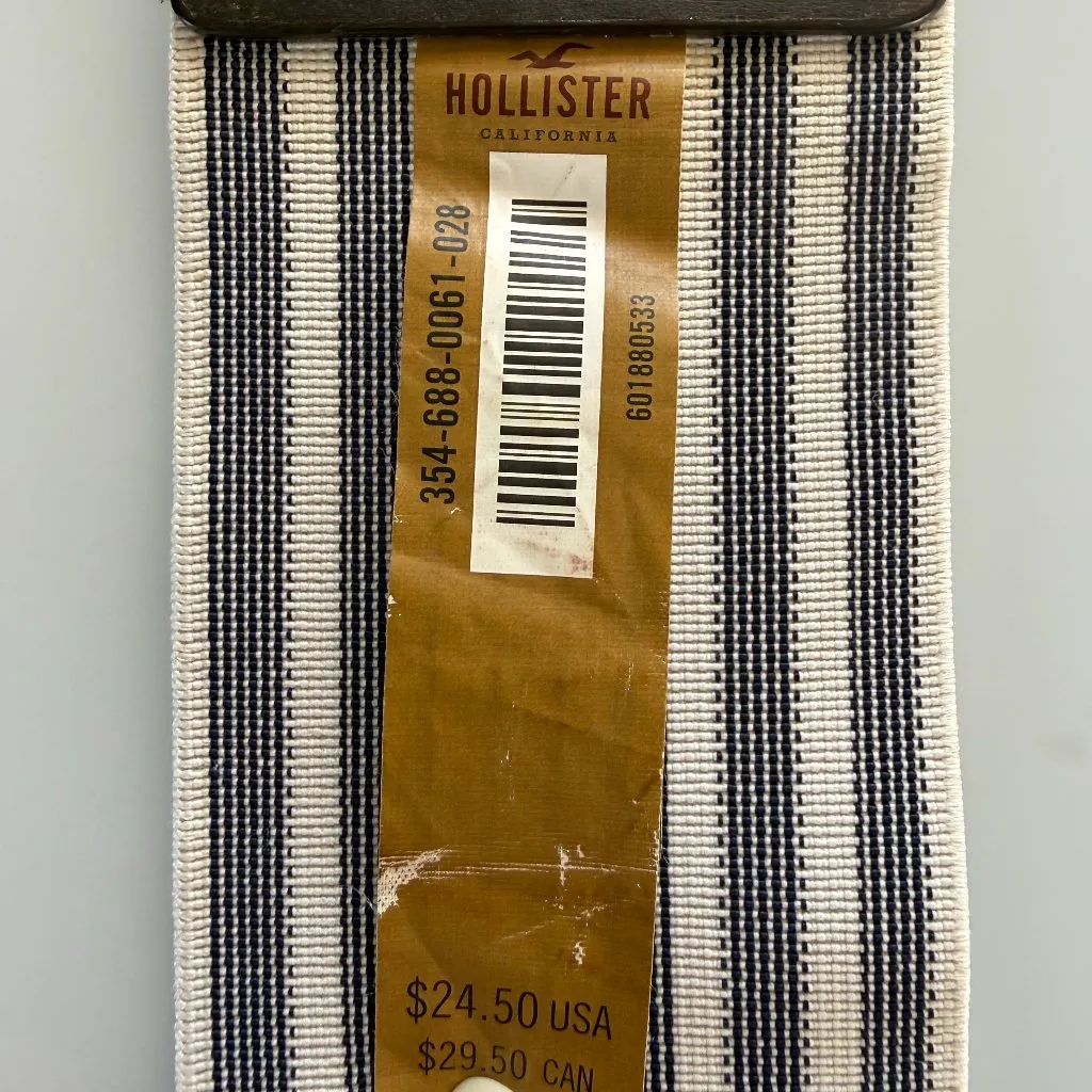 Hollister women's blue and white striped elastic belt with metal buckle - Image 10