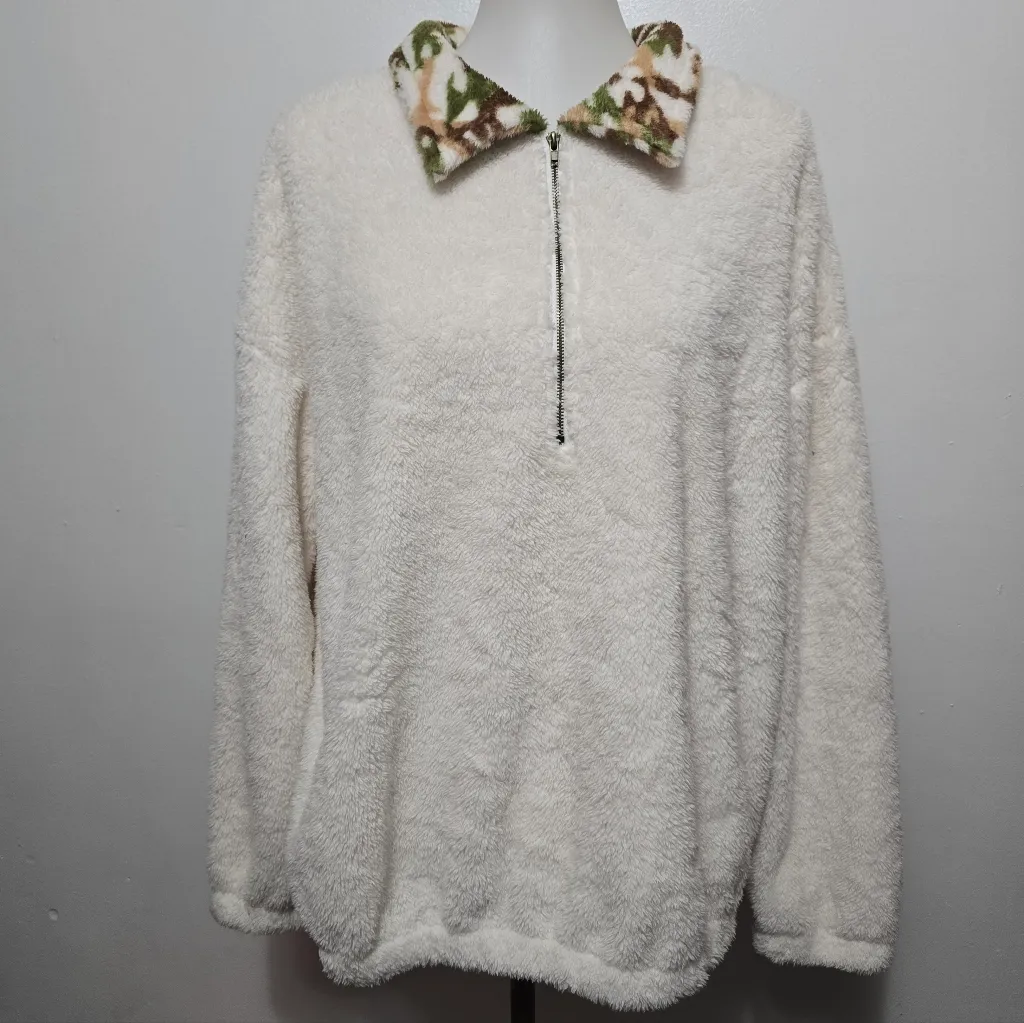 Andrée by Unit White Camo Contrast Collar Oversized Sherpa Pullover Size Large - Image 2
