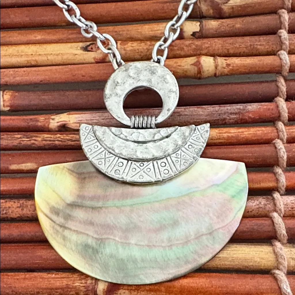 Seashell Geometric Pendant Silver Necklace 19” - Image 4