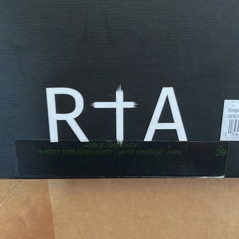 NIB RTA WOMEN SHORT COUNTRY WESTERN VINTAGE BOOTS SZ 39 / 9 - Image 7