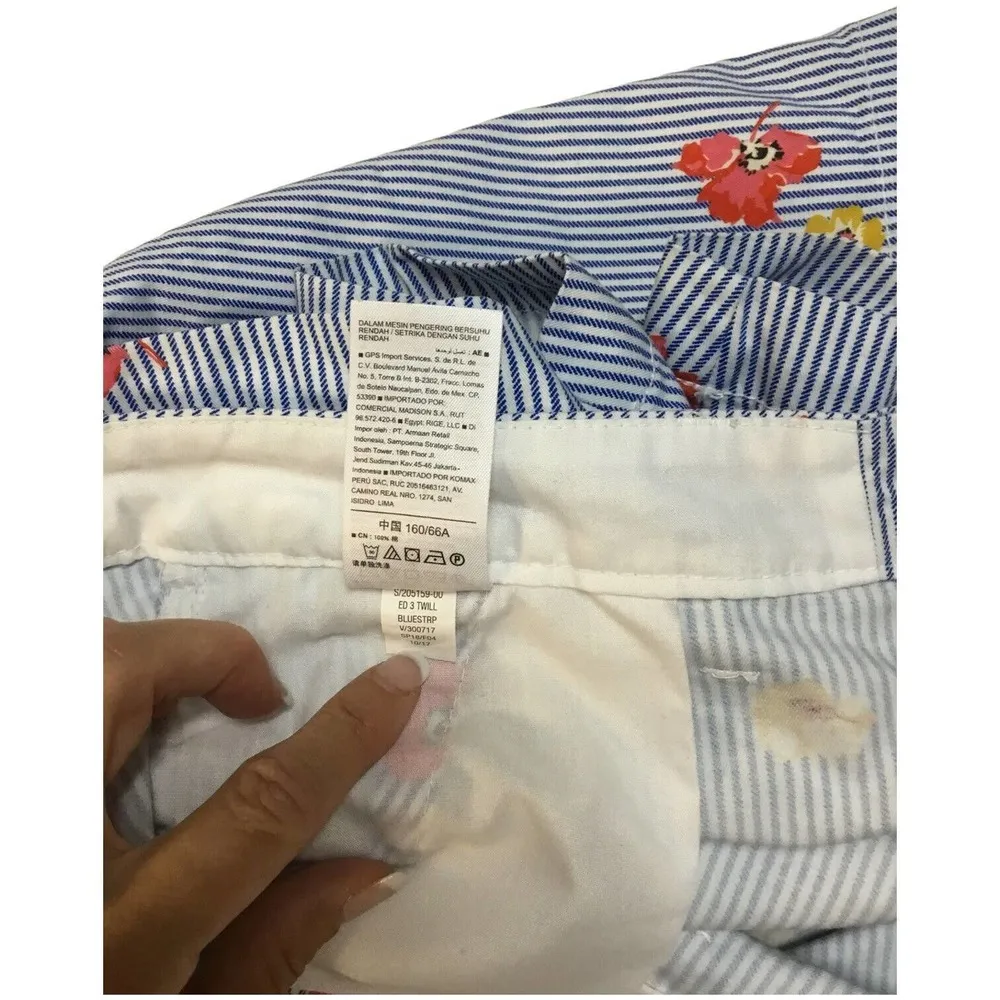 Old Navy Pinstripe Floral Twill Everyday Shorts Blue 4 - Image 6