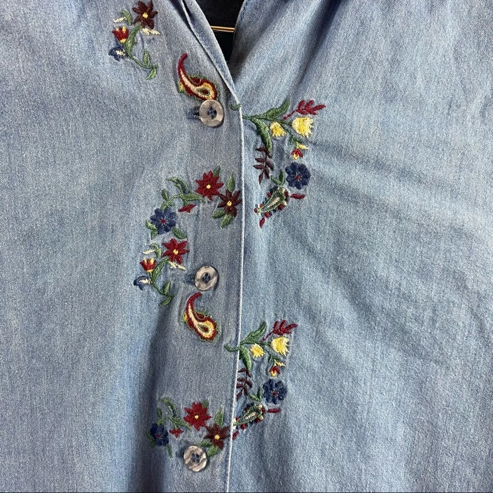 Vintage Northern Treasure XS 90’s Floral Embroidered Chambray Top Cottagecore Blue - Image 2