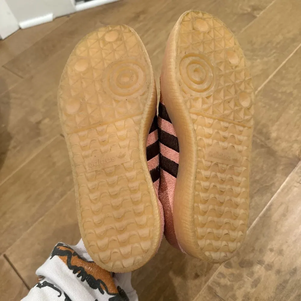 ALMOST NEW ADIDAS Sambas - Image 4