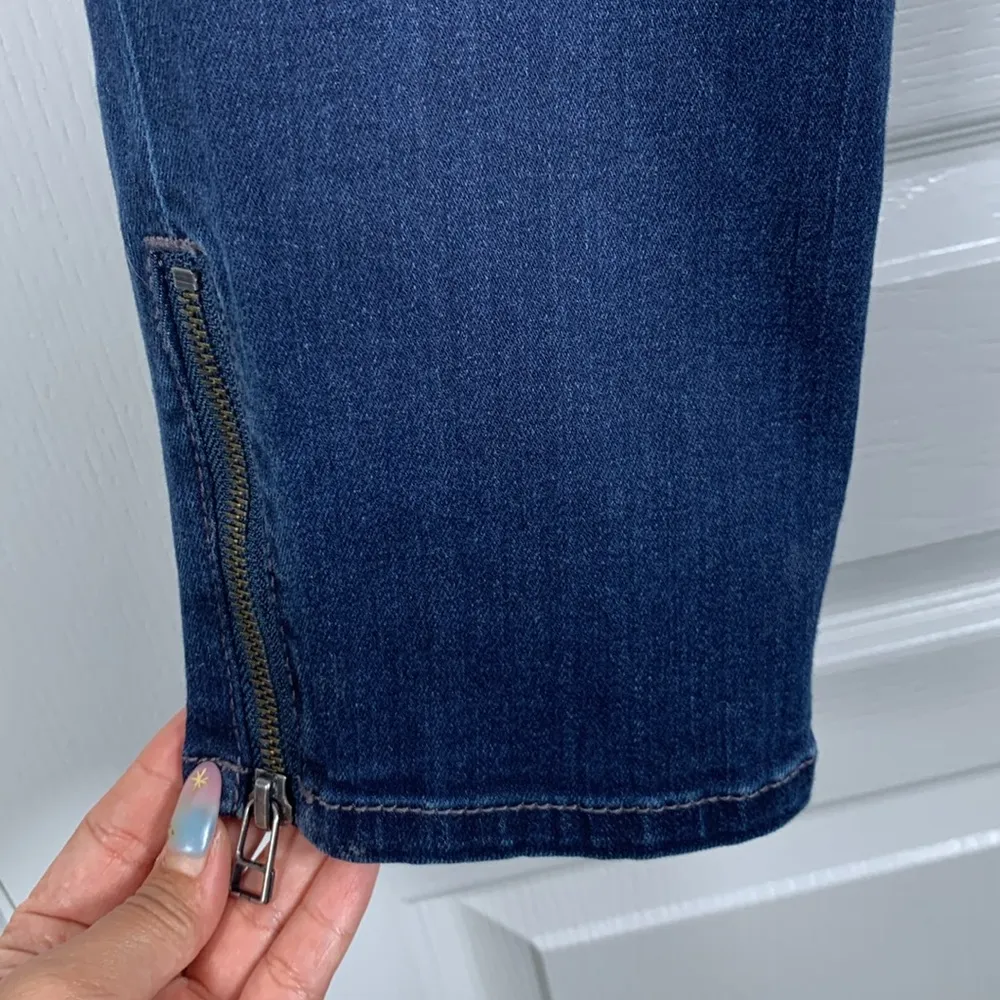 VS Victoria's Secret Crop Denim Blue Jeans Size 4 EUC #DS-1730 - Image 4