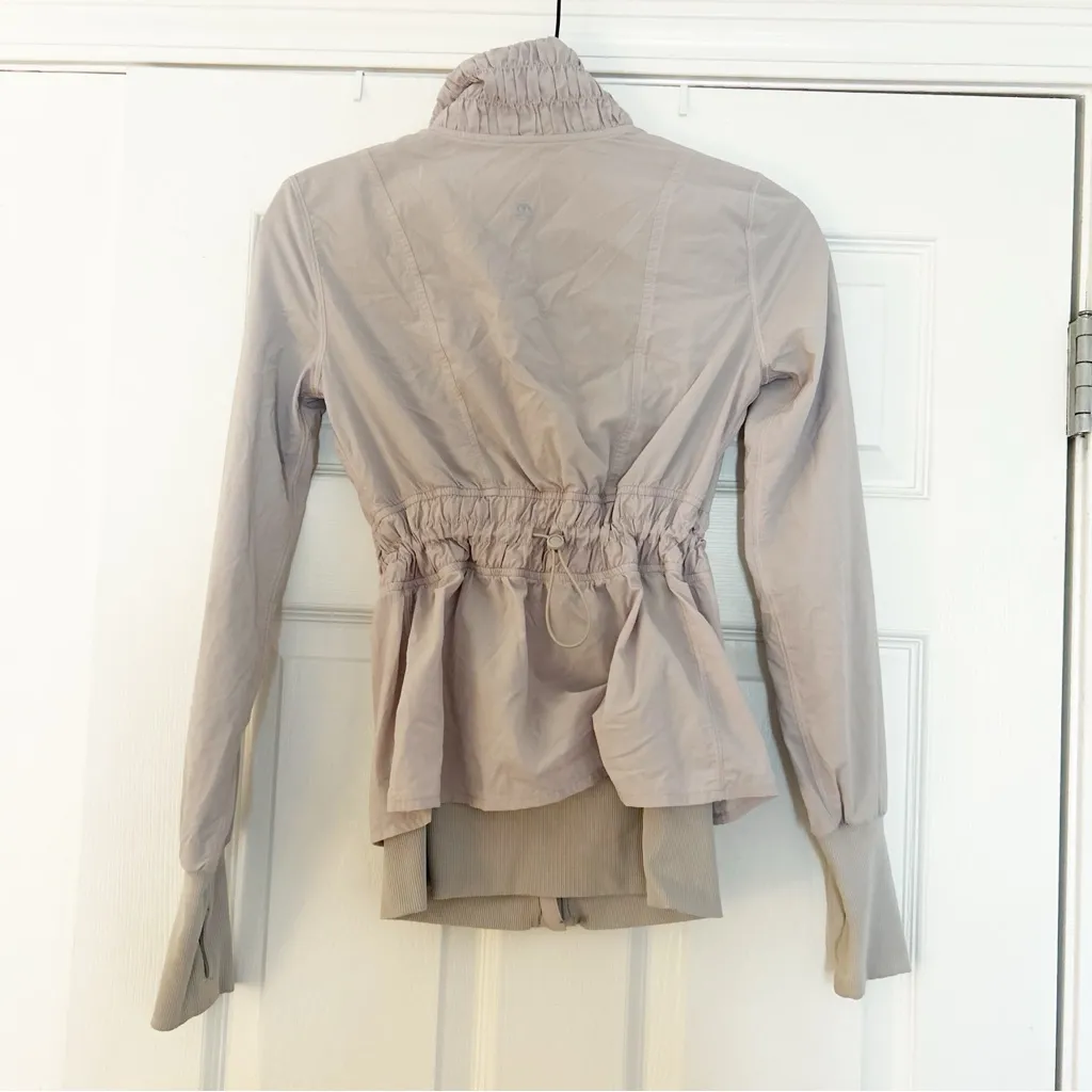 Lululemon Sights Seen Jacket Chrome size 0 - Image 3
