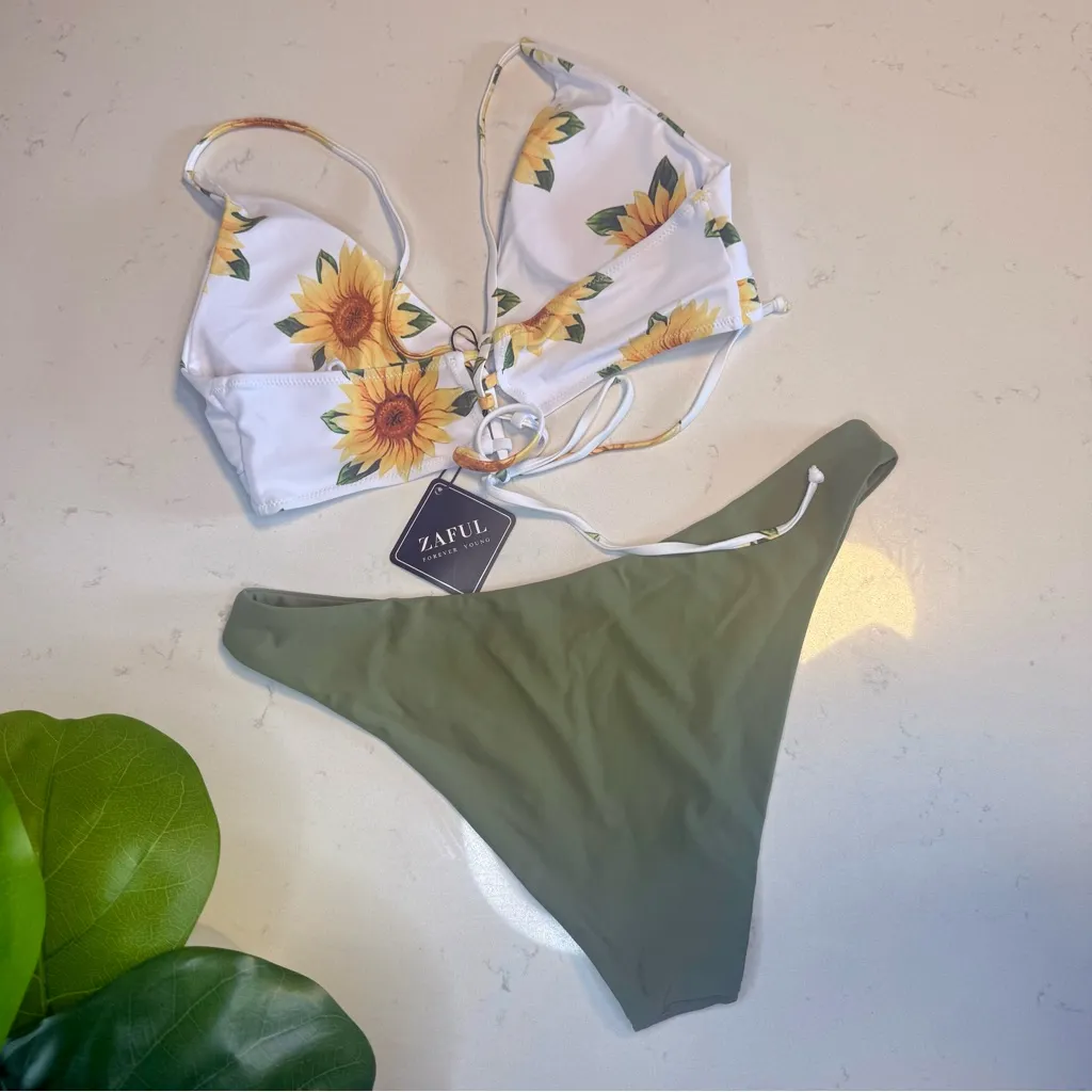 NWT Zaful Sunflower Print Bikini Swim Set Size Large - Image 3