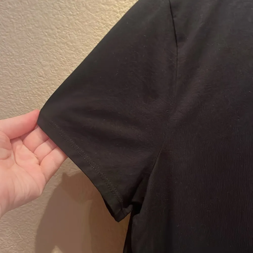 Ann Taylor Women’s Black Pleated Back Swing Blouse Eyelet Lace Size Medium - Image 7