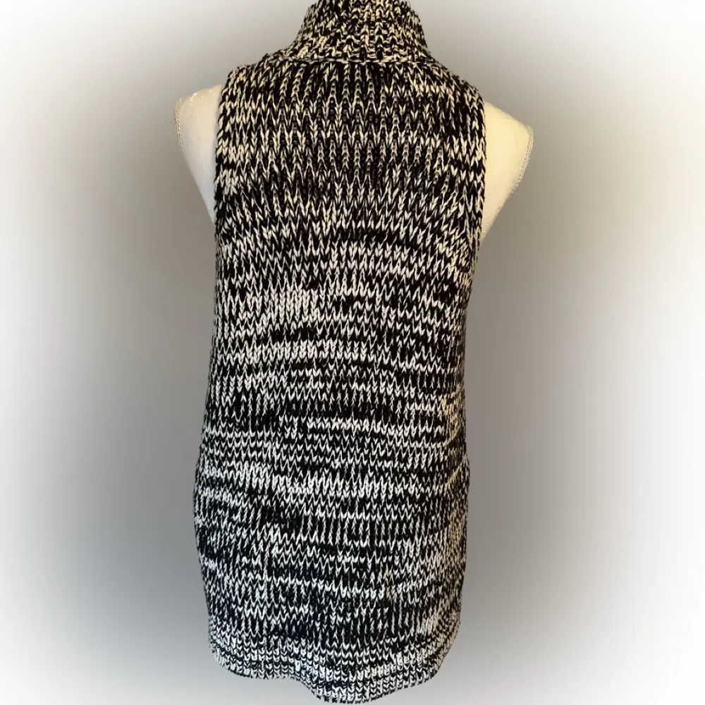 DKNYC sleeveless sweater - Image 3