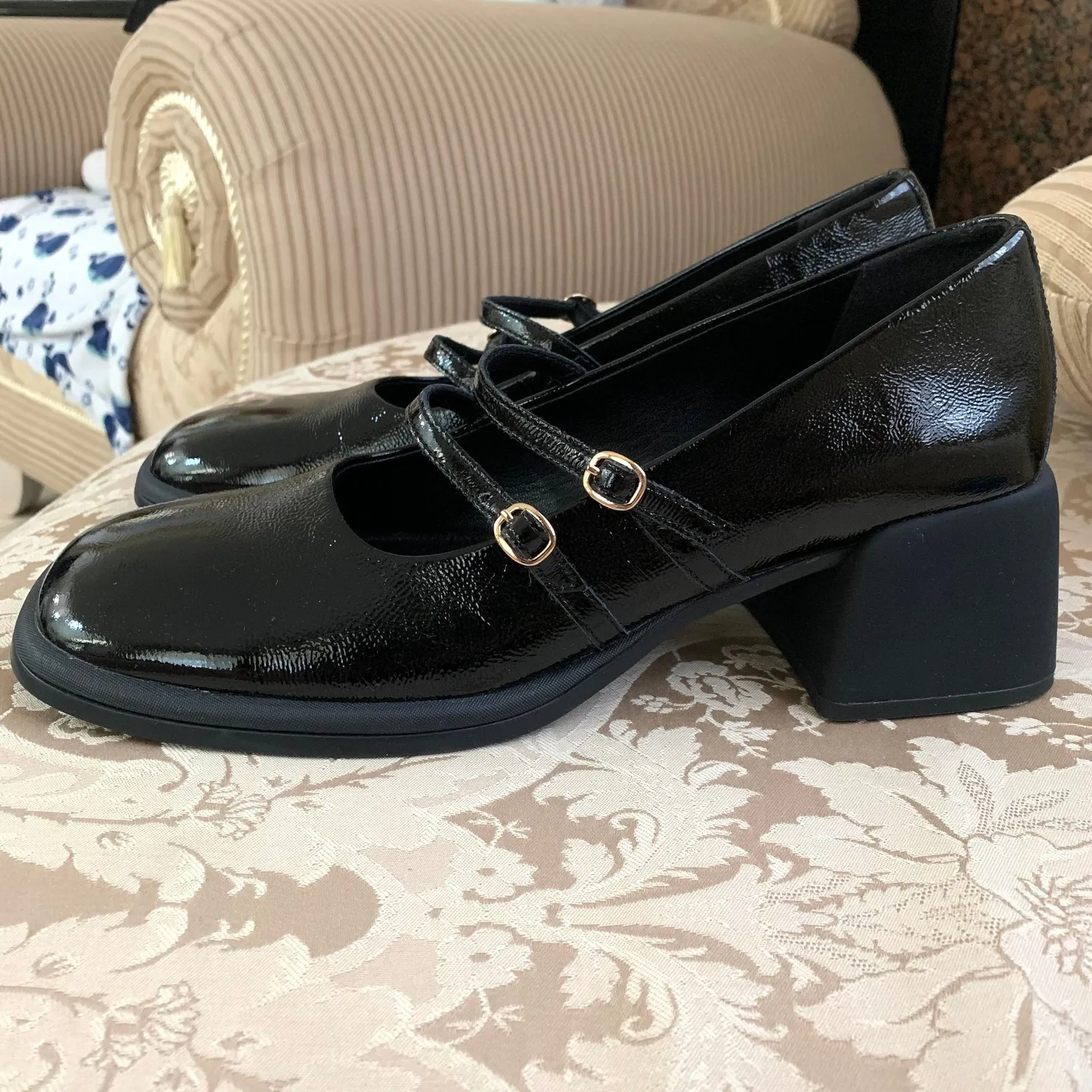 NEW Vagabond Ansie Patent Leather Mary Jane Pumps in Black - Image 4