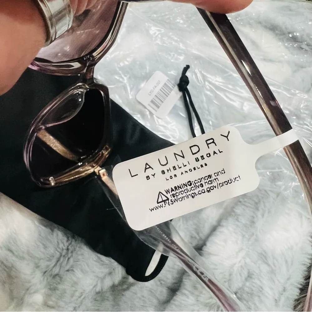 LAUNDRY BY SHELLI SEGAL HEXAGONAL OMBRE SUNGLASSES - Image 5