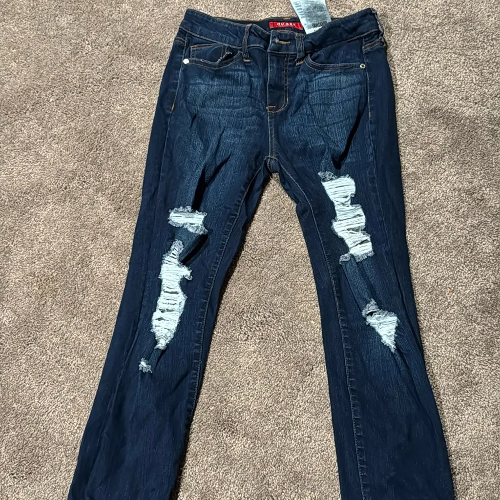 Guess Distressed Jeans SIZE 26 - Image 2