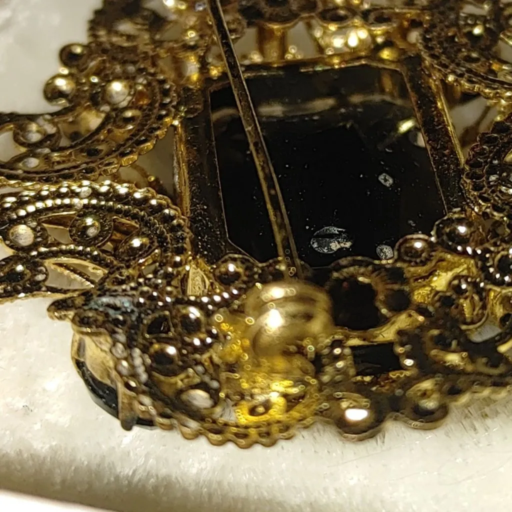 Brooch Black Edwardian Revival Mourning Czech Gilded Metalwork Gold Filigree Size 2 - Image 6