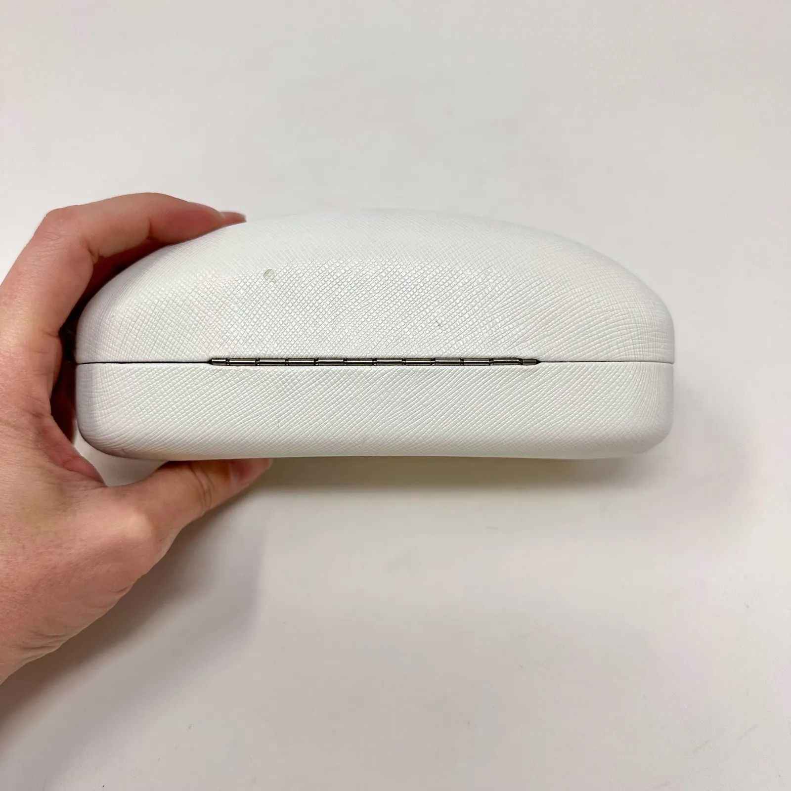 Michael Kors‎ Saffiano Hard Clamshell Glasses Case White - Image 3