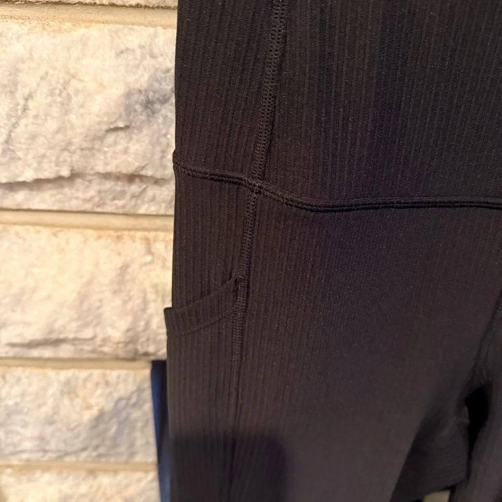 32 Degrees Cool Black Pocket Leggings M/M Athleisure Workout Yoga Pants EUC - Image 3