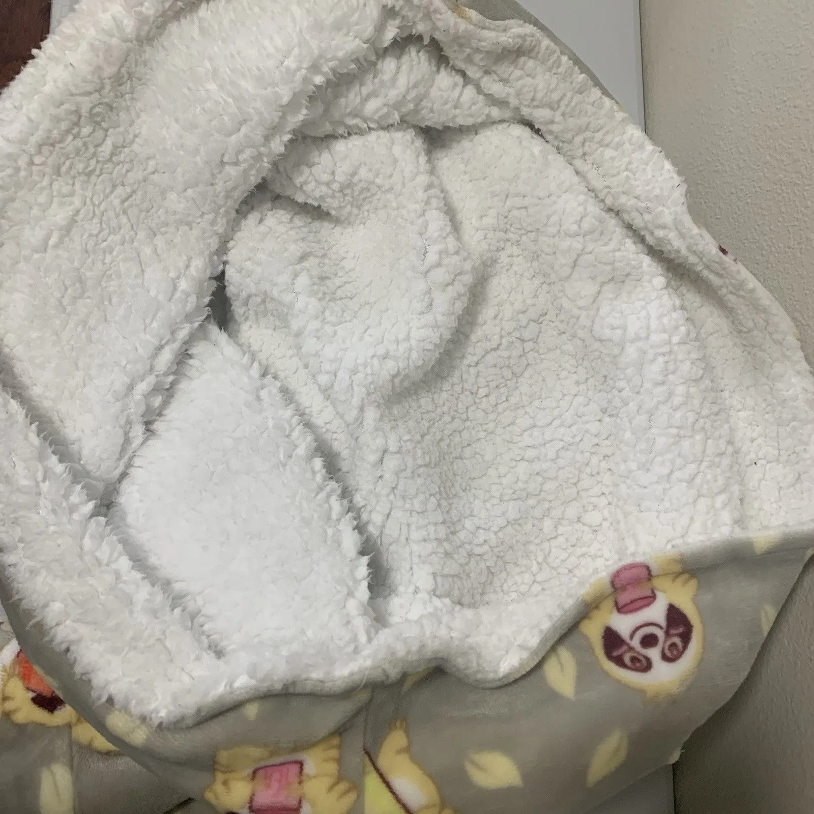 The Oodie Hooded Wearable Blanket Lounging Gray Sloth Pattern Sz OS 4 - Image 5