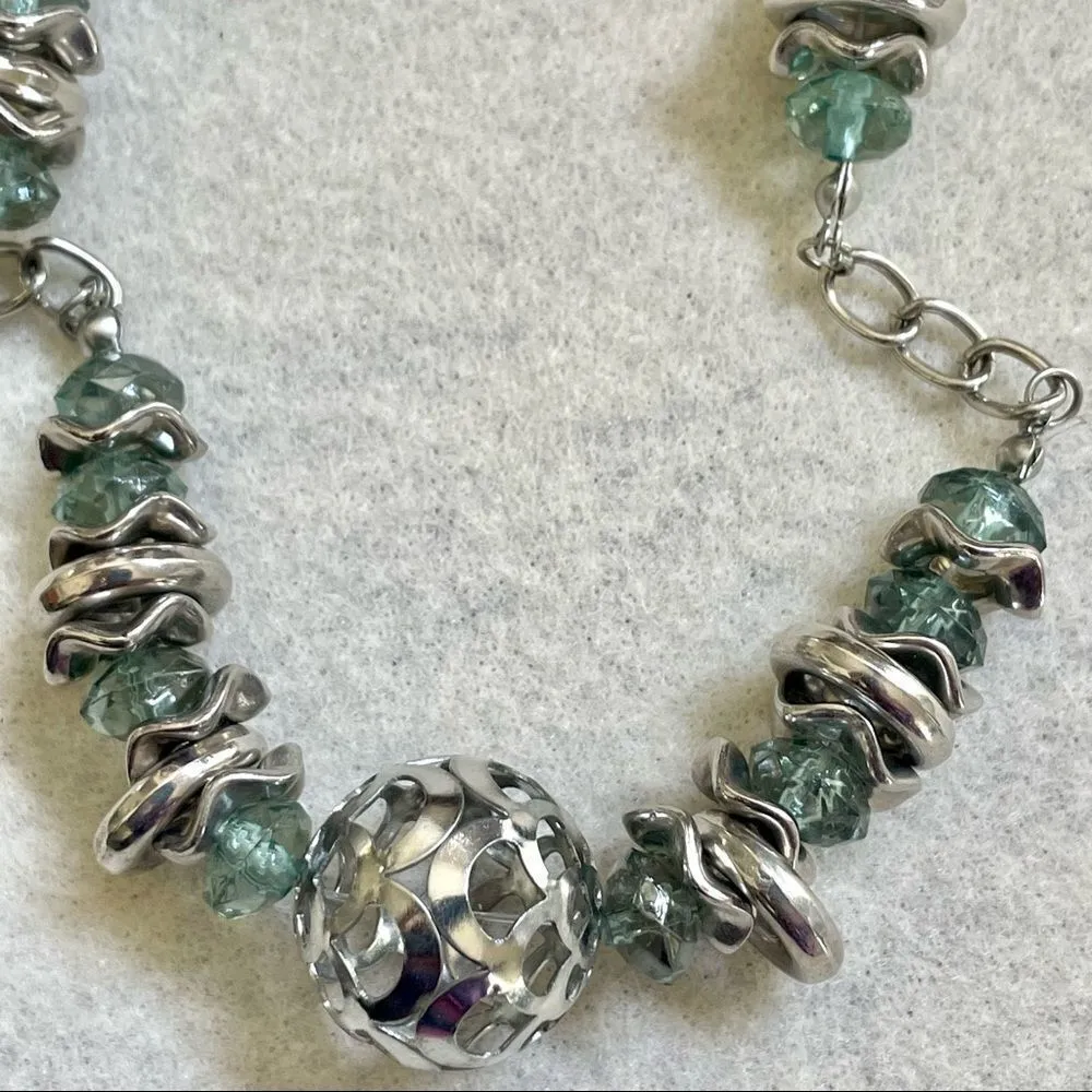 Silver tone and light green modernist necklace - Image 6