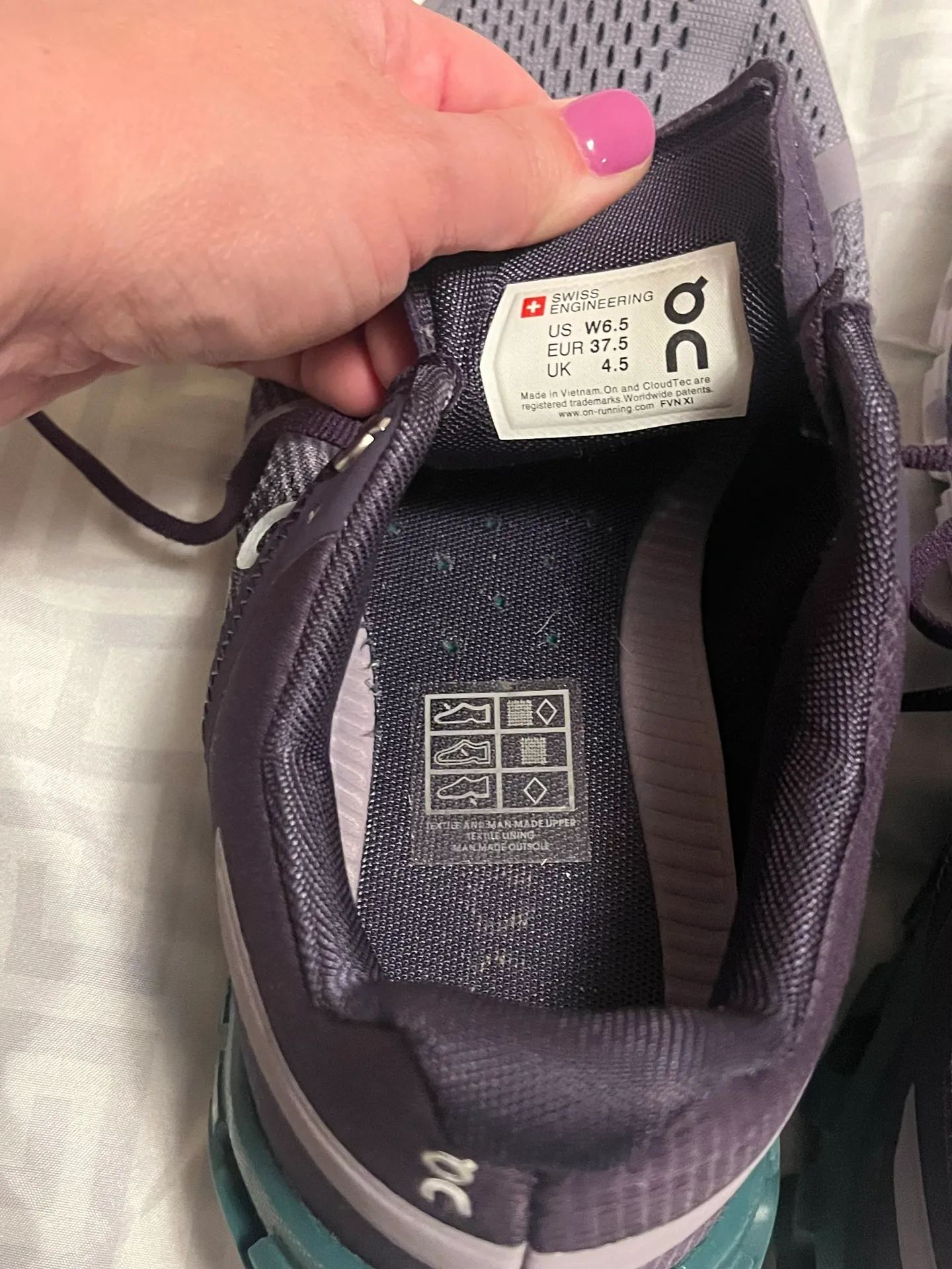 On Cloud  Womens On Cloudflow Size 6.5 - Image 8