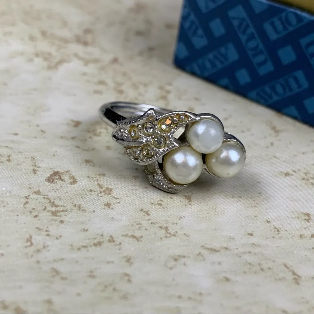 Vintage 70s Avon Evening Splendor Silver Ring Faux Pearl Rhinestone Adjustable - Image 6