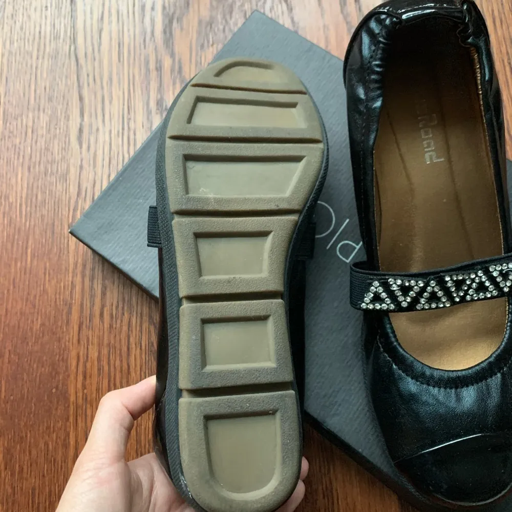 Black Round Toe Cap Toe Crystal MaryJane Flats 39 Size 9 - Image 3