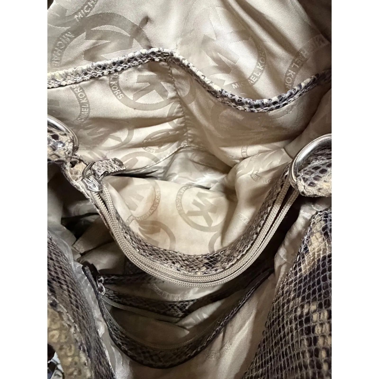 Michael Kors Y2K Slouch Hobo bag silver hardware chain strap retro old money - Image 9