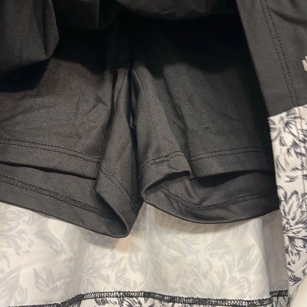 Izod Golf Black Skort Gym Tennis Activewear Size 8 EUC #6706 - Image 4