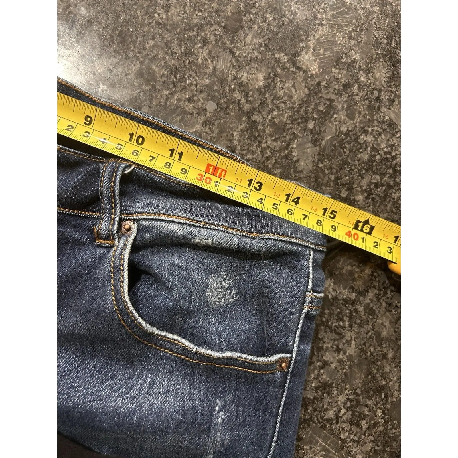 Risen Jeans Dark Wash Bermuda Shorts Women's Size Large Cut Off Stretchy Denim Blue - Image 6