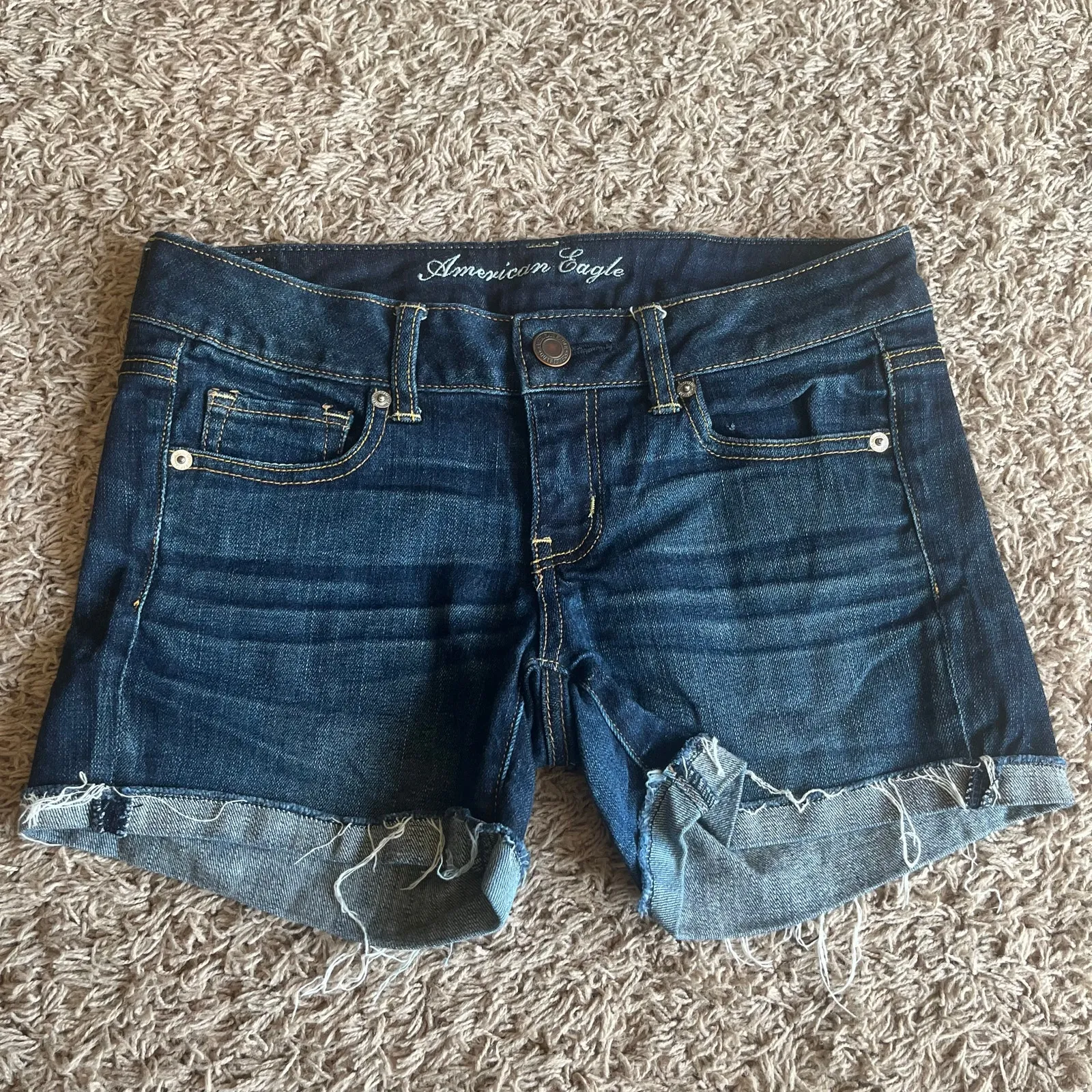 American Eagle Dark Wash Jean Short Size 4 Blue - Image 5