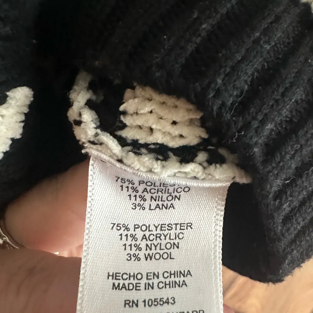 Catherine Malandrino Black and White Crew Neck Sweater - Image 3