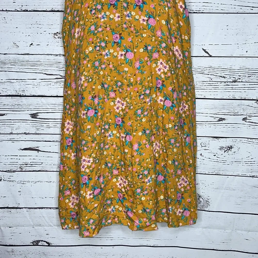 Everly NWT Size S Floral Print Cut-Out Crochet Trim High Neckline Dress - Image 3