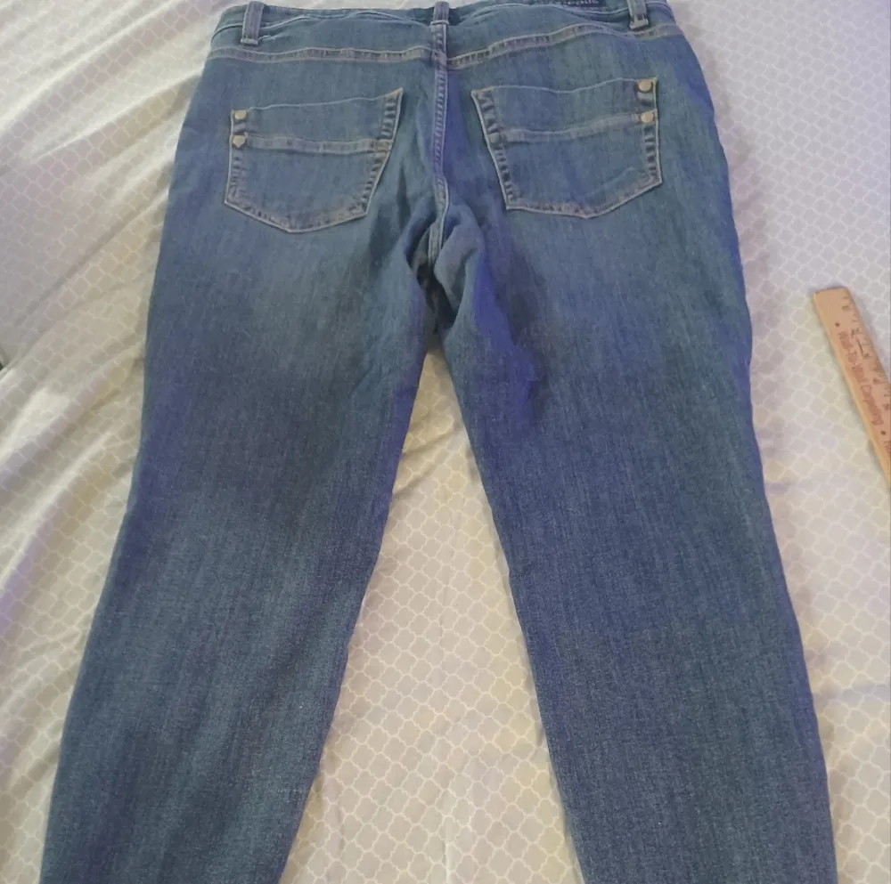 Rock & Republic womens 16 skinny jeans stretch.  No rips, tears, or stains. - Image 8